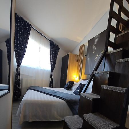 Hotel Theline Bukurešť Exteriér fotografie