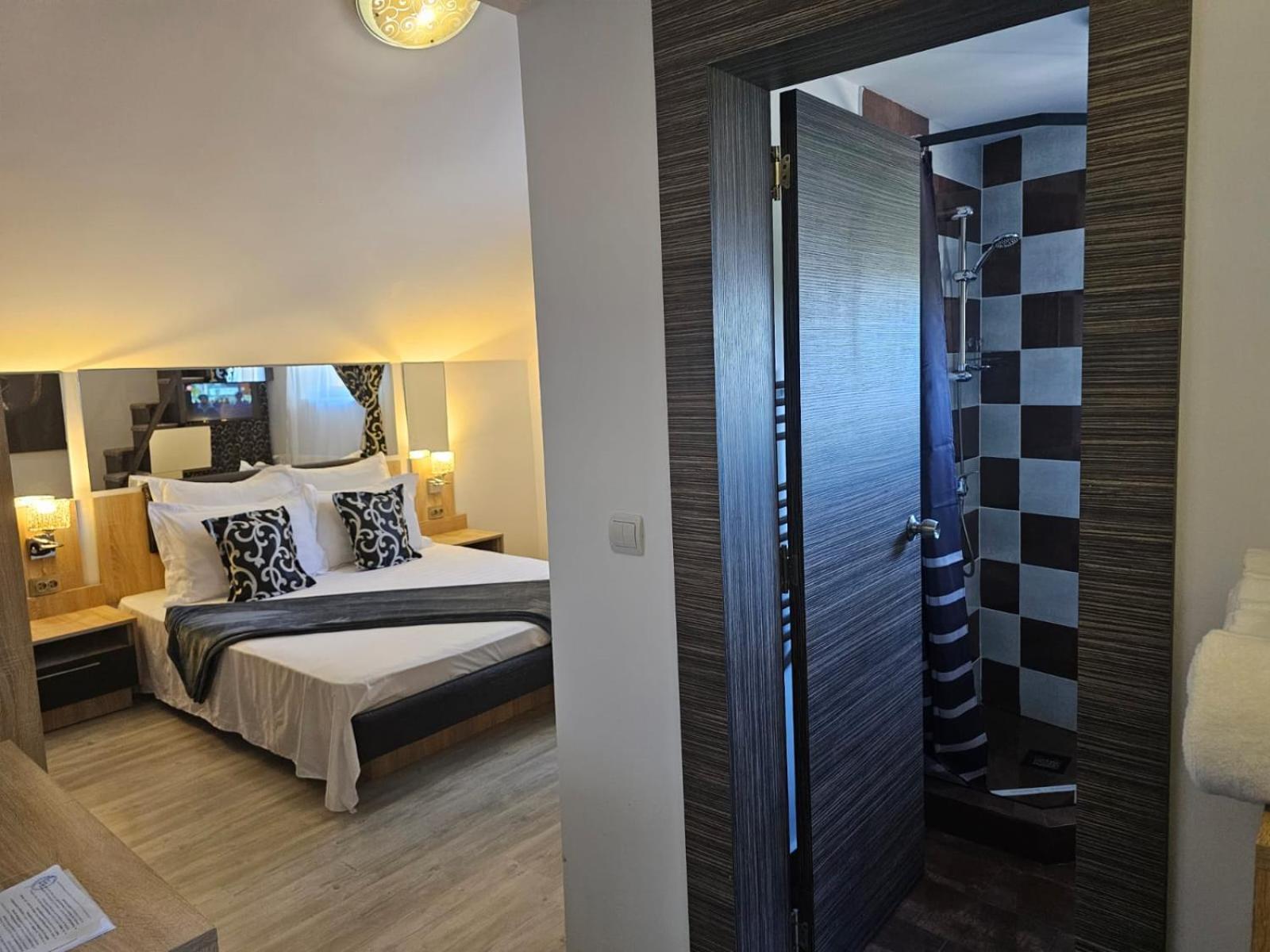 Hotel Theline Bukurešť Exteriér fotografie