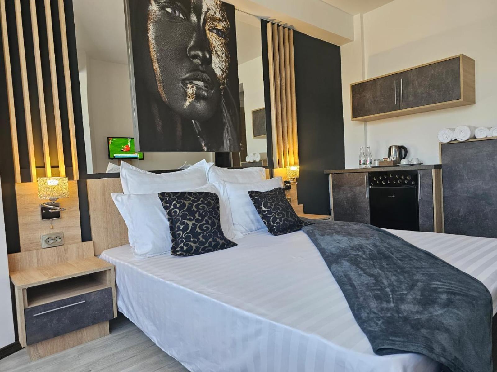 Hotel Theline Bukurešť Exteriér fotografie