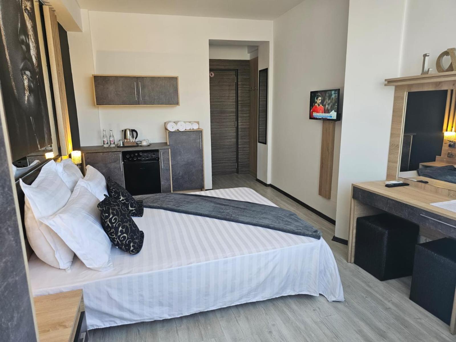 Hotel Theline Bukurešť Exteriér fotografie