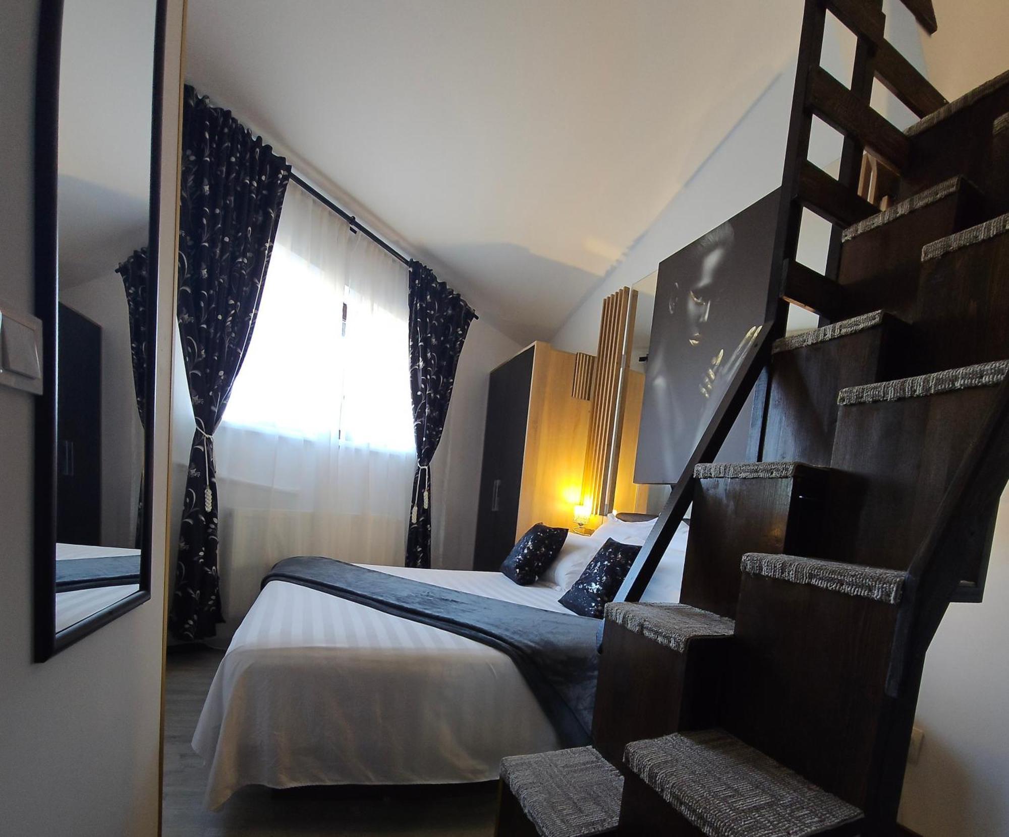 Hotel Theline Bukurešť Exteriér fotografie